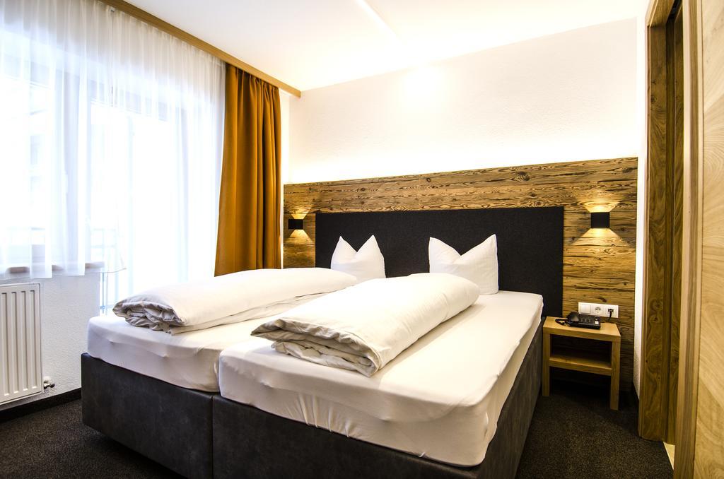 Hotel Garni Persutt Ішгль Екстер'єр фото