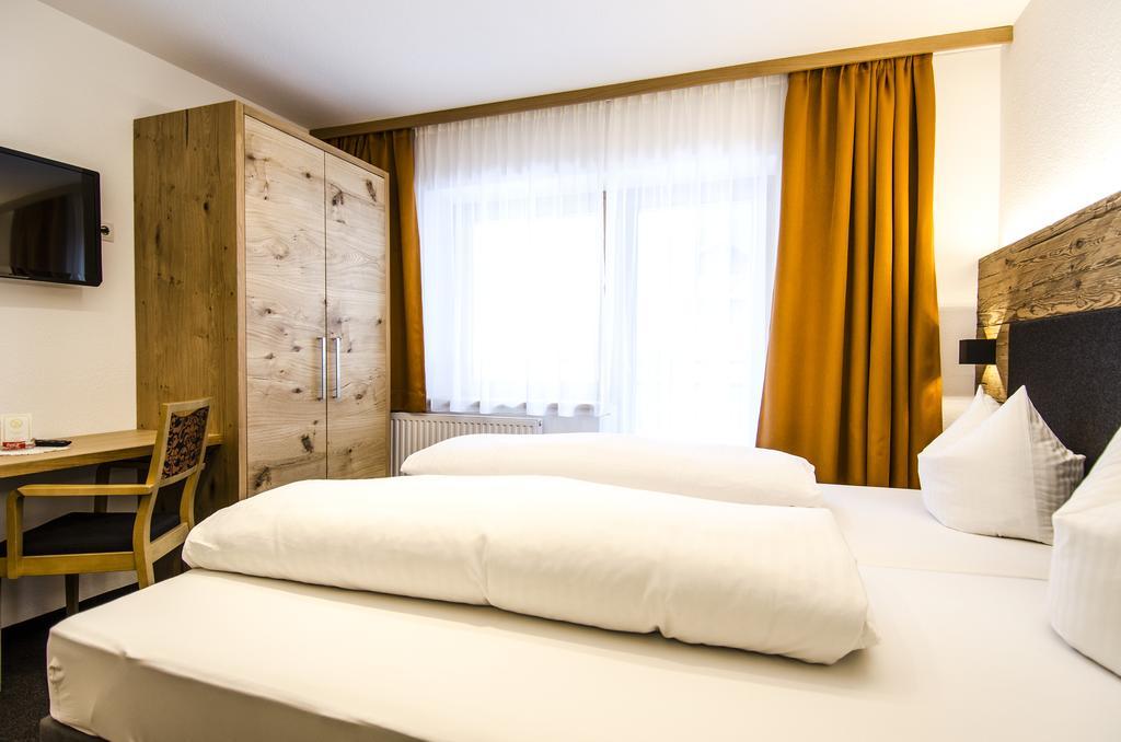 Hotel Garni Persutt Ішгль Екстер'єр фото