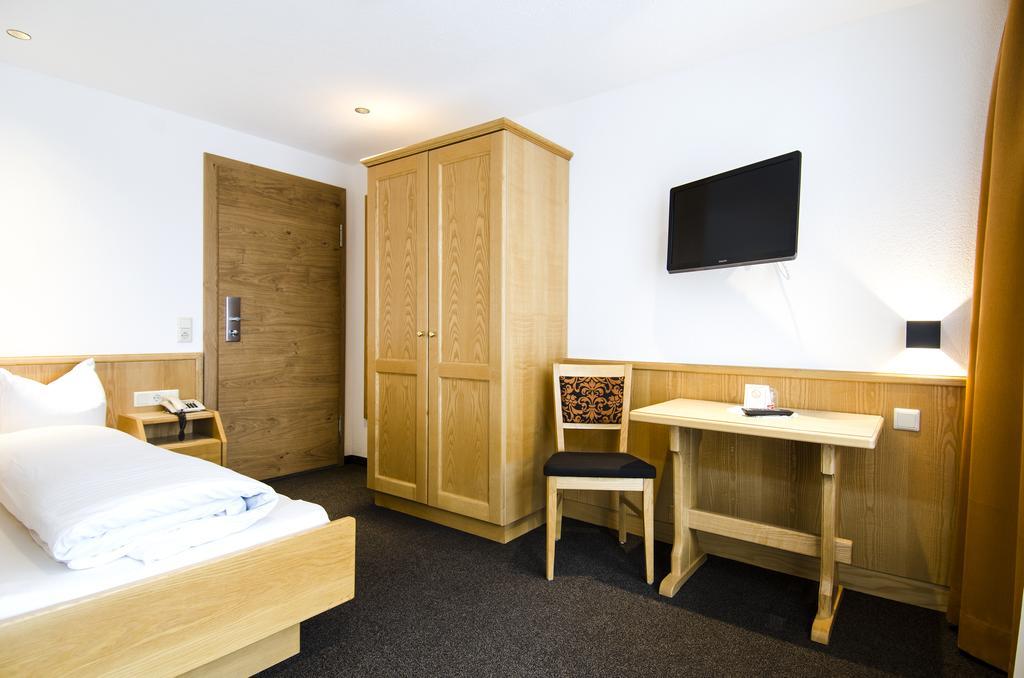 Hotel Garni Persutt Ішгль Екстер'єр фото