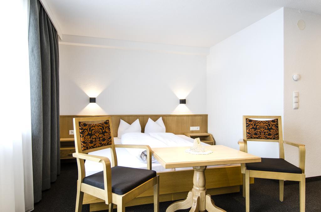 Hotel Garni Persutt Ішгль Екстер'єр фото