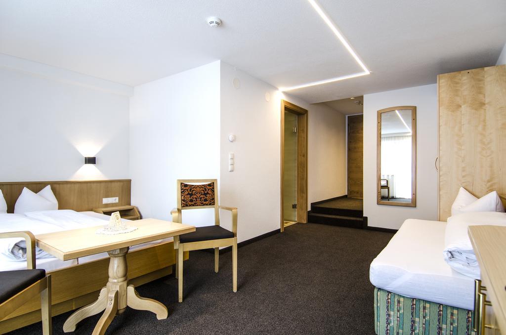 Hotel Garni Persutt Ішгль Екстер'єр фото