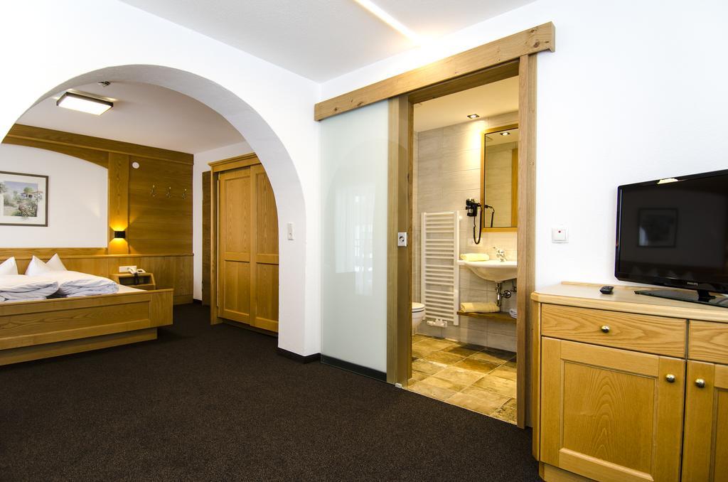 Hotel Garni Persutt Ішгль Екстер'єр фото