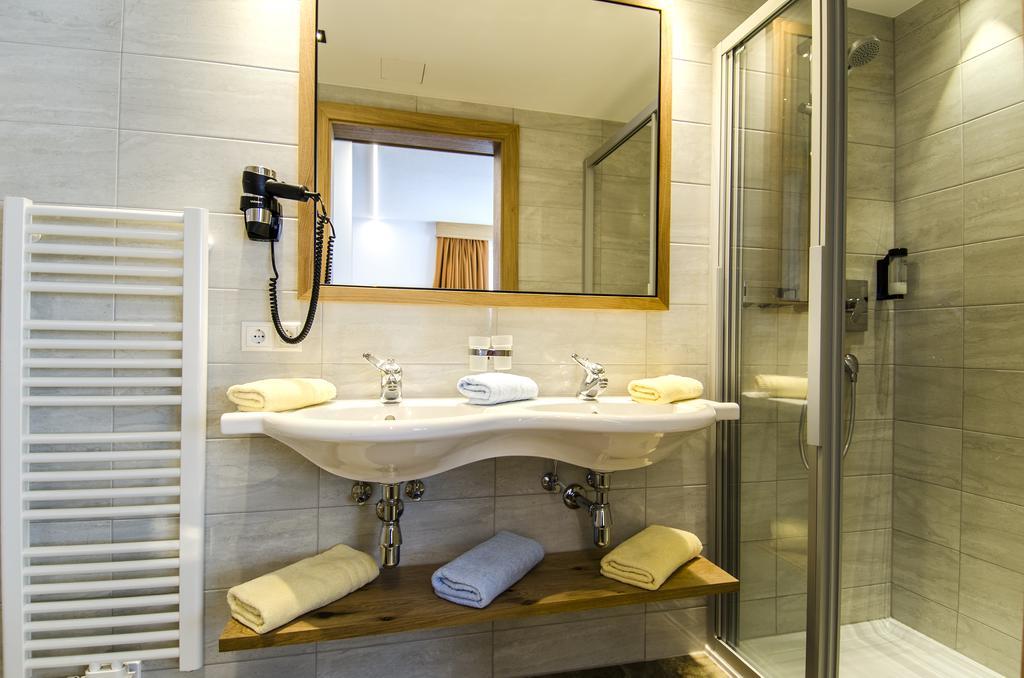 Hotel Garni Persutt Ішгль Екстер'єр фото