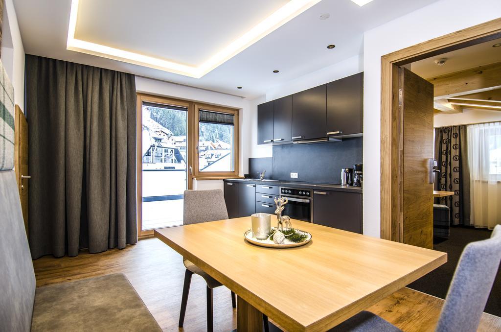 Hotel Garni Persutt Ішгль Екстер'єр фото