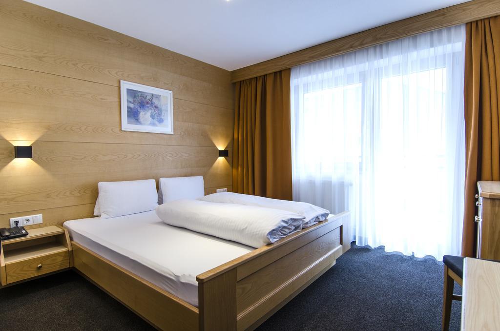 Hotel Garni Persutt Ішгль Екстер'єр фото